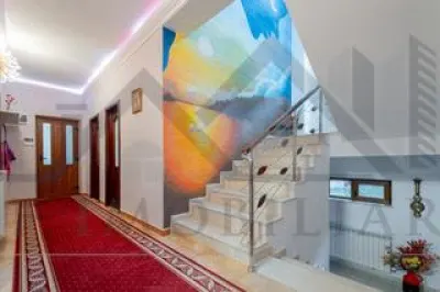 Vand - Schimb  Vila Lux D+P+M  SU= 200mp Teren 426mp Tatarasi str Stejar, cu ap 3cd zona centrala plus diferenta - Iasi