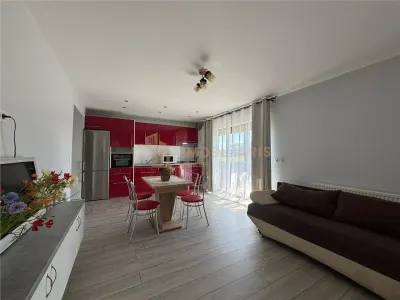 Apartament cu 2 camere si curte proprie - foto 3