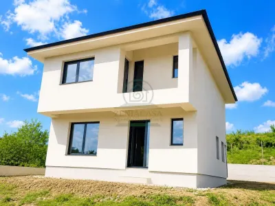 Casa 5 camere Tomesti Iasi , Parter + Etaj, CANALIZARE! - Tomesti