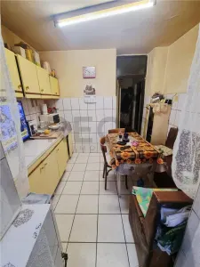 RECO Apartament  cu 3 camere +2 bai decomadat Oradea-Calea Aradului - foto 3