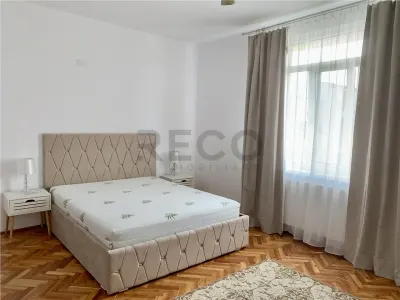 RECO Apartament spațios la casa - decomandat - oradea. - foto 3