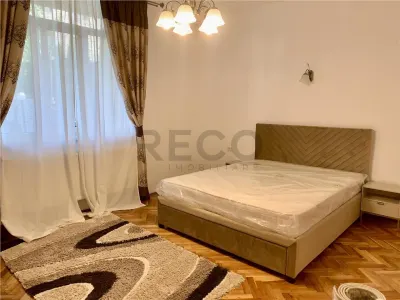 RECO Apartament spațios la casa - decomandat - oradea. - foto 6