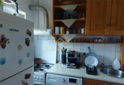 ALZZA REAL ESTATE-- Va propunem spre inchiriere apartament cu 1 camere, decomandat, confort , situat in cartierul Zorilor,  suprafata utila de 28 mp - foto 2