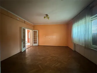 Bocsa Montana, 2 Case direct la Soseaua Principala, la pret de una - foto 24