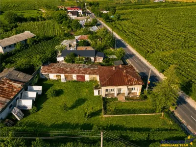 OFERTA REZERVATA! Proprietate unica in zona viticola Odobesti, Vrancea, casa boiereasca cu 4.000 mp de teren intravilan - foto 2