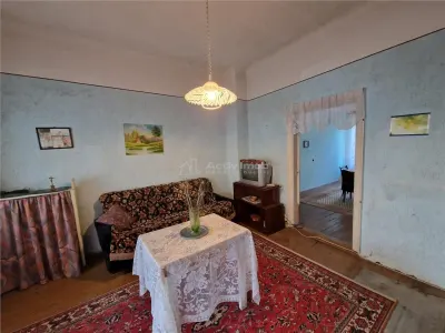 Resita Casa 10 Camere Zona Muncitoresc - foto 12