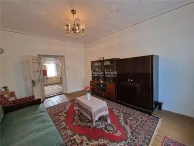 Resita Casa 10 Camere Zona Muncitoresc - foto 7