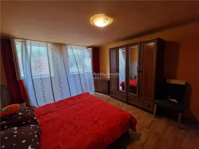 Resita Casa 10 Camere Zona Muncitoresc - foto 9