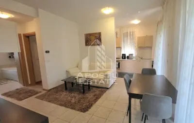 Apartament cu 3 camere,2 bai,mobilat,etaj 1,Dumbravita Kaufland - Dumbravita