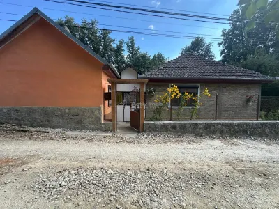 Bocsa Montana, Casa Cocheta de Vacanta sau investitie, Zona Pitoreasca - foto 21