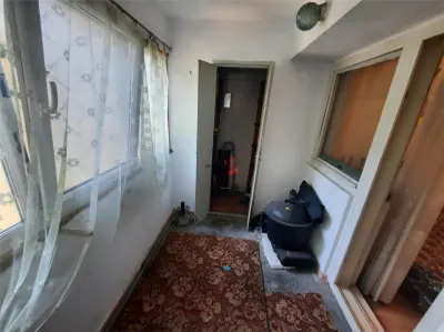 4 camere Piata Iancului, etaj intermediar,an 1978 - foto 2