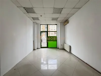 Spatiu comercial disponibil spre inchiriere - foto 4