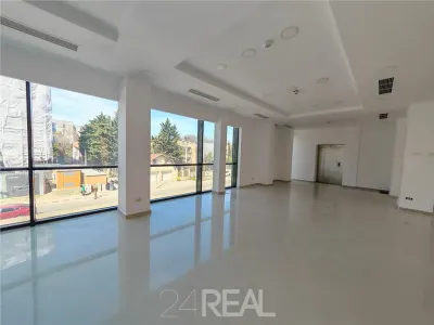 Spatiu comercial pretabil showroom / retail in Pipera - foto 3
