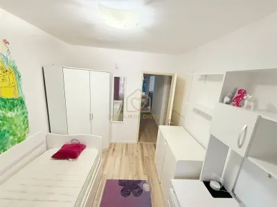 Apartament 4 camere de inchiriat - foto 3