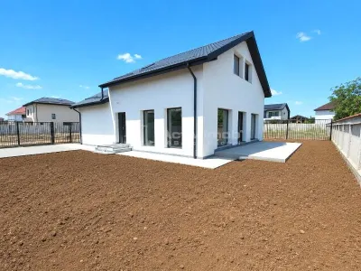 Casa individuala  -  Prelungirea Ghencea -  Margelelor - 189.000 Euro + TVA -  dormitor pe parter -    Comision 0 ! - Bucuresti