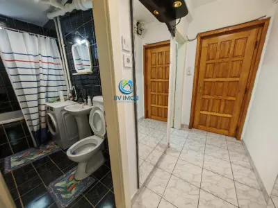 Inchiriem Apartament 2 Camere, Mobilat, Semidecomandat, Centru Civic - foto 7