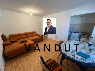 Caransebes, 3 Camere, Et.1, Renovat, Zona Nord - Caransebes