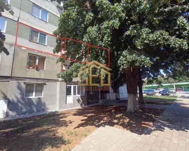 Apartament 3 camere etaj 2 in Moldova Noua - foto 12