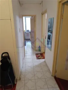 Apartament 3 camere etaj intermediar, boxa pe etaj, beci, - foto 5