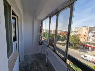 Vand apartament 3 camere amvelopat Urziceni Centru - foto 4