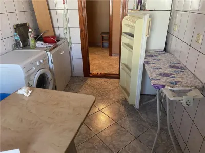 Apatament 2 camere  in Focsani , zona ultracentrala - Piata Moldovei , et 3/4 , decomandat , 54 mp - foto 9