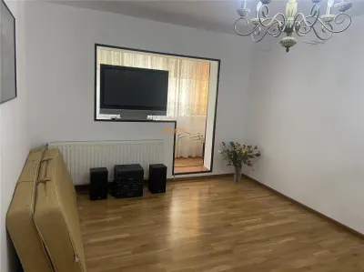 Apartament 3 camere Focsani  ,zona strada Bucegi - Policlinica 2,   etaj 1/3 , 2 bai , decomandat , imbunatatit - foto 2