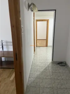 Apartament 3 camere Focsani  ,zona strada Bucegi - Policlinica 2,   etaj 1/3 , 2 bai , decomandat , imbunatatit - foto 16