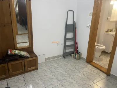 Apartament 3 camere Focsani  ,zona strada Bucegi - Policlinica 2,   etaj 1/3 , 2 bai , decomandat , imbunatatit - foto 6