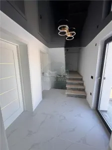 Casa noua moderna cu 6 camere si 3 bai si teren in Sura  Mare - foto 2