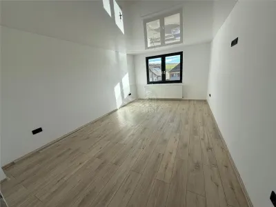 Casa noua moderna cu 6 camere si 3 bai si teren in Sura  Mare - foto 15