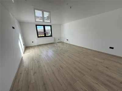 Casa noua moderna cu 6 camere si 3 bai si teren in Sura  Mare - foto 17