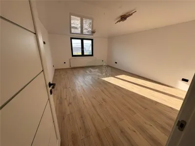 Casa noua moderna cu 6 camere si 3 bai si teren in Sura  Mare - foto 5