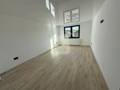 Casa noua cu 6 camere si 3 bai in Sura  Mare - foto 19