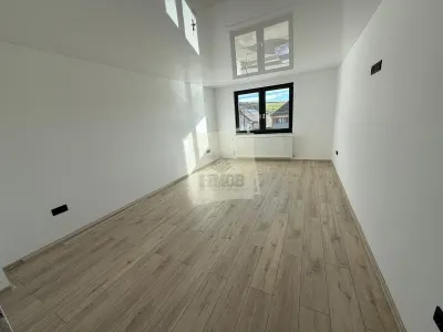 Casa noua cu 6 camere si 3 bai in Sura  Mare - foto 20