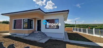 Casa moderna, ansamblu Sollis Residence  93 mu, teren 350 mp, Miroslava, Iasi - Ciurbesti