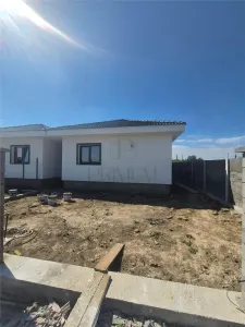 Duplex 4 camere - despartit prin CT - zona foarte buna - asfalt - posibilitate alegere finisaje - Mosnita Noua