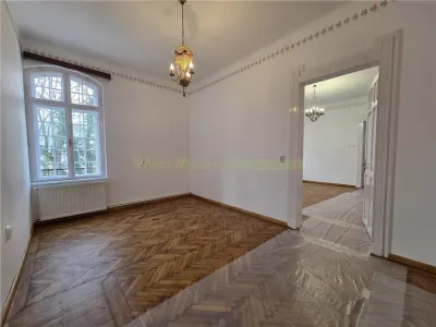 Birou superb renovat in Centrul Istoric Brasov - foto 4