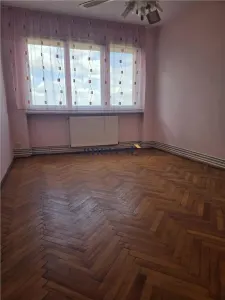 Apartament 3 Camere zona Strazii Closca - foto 2
