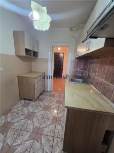Apartament 3 Camere zona Strazii Closca - foto 6