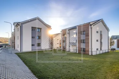 Penthouse cu 4 camere si balcon - 2 bai, intabulat - foto 22