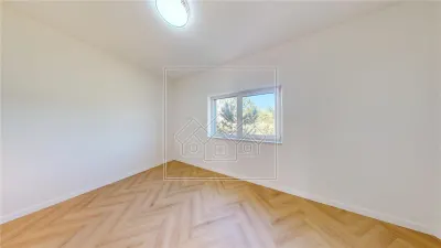 Penthouse cu 4 camere si balcon - 2 bai, intabulat - foto 4