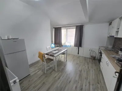 Apartament in casa 3 camere, Zona Ultracentrala Fagaras - foto 9