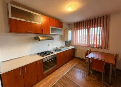 Apartament 3 camere balcon zona Vasile Aaron - foto 4