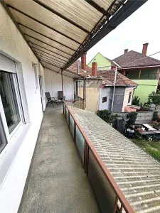 O proprietate rara | Locuinta generoasa + spațiu comercial cu acces stradal - foto 25