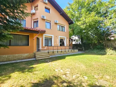 Elegant Detached Villa | 370 sqm | Private Plot | Iancu Nicolae - foto 2