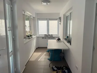 Casa renovata cu teren si anexe in Birtin - foto 2