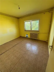 Apartament 3 camere Semidecomandat Al.Calinesti - foto 2