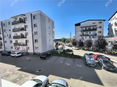 De inchiriat apartament modern la etajul 1 cu 2 camere decomandate, balcon si loc de parcare privat in Sibiu - foto 18