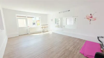 SPATIU COMERCIAL 149 MP  PARCARE FLORESTI - foto 6
