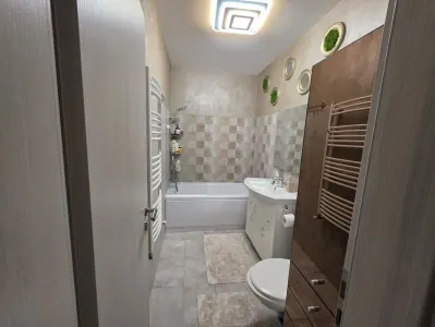 Decomandat, mobilat, utilat, terasa 20mp, balcon, boxa, parcare subterana, Tractorul,Brasov - foto 6